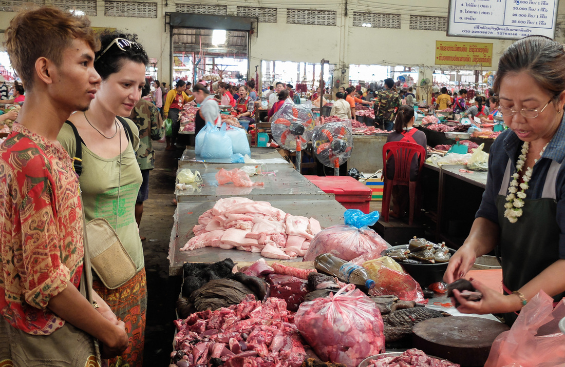 Dao Heung Market in Pakse